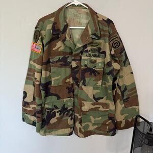 Vintage U.S. Army Woodland Camo BDU Combat Jacket Size Large Regular w/ Patches